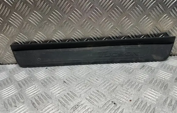 Hyundai Tucson TL Front sill trim cover 85873D7000