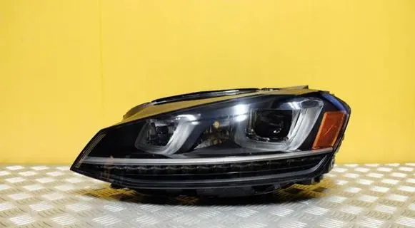 Volkswagen Golf VII Headlight/headlamp 5G0941753C 2375