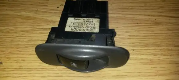 Mitsubishi Galant Electric window control switch MB962804