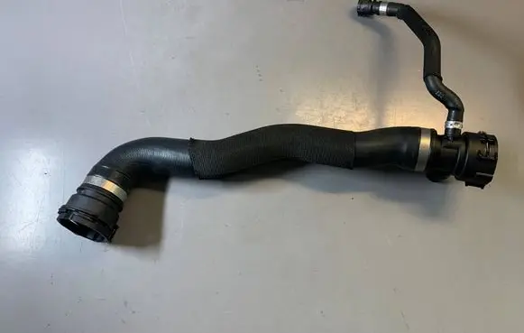 BMW 5 F10 F11 Engine coolant pipe/hose 8513603 17128513603