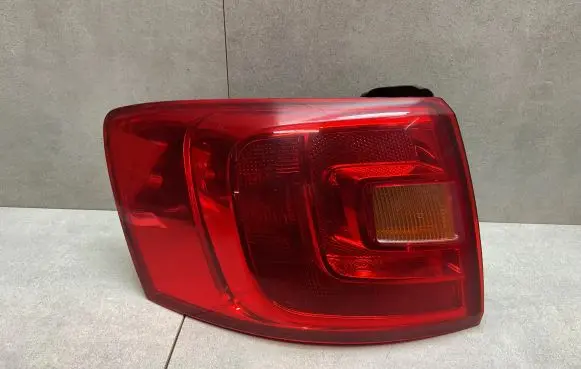 Volkswagen Jetta VI Rear/tail lights