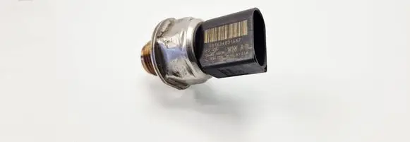 Volkswagen PASSAT B8 Fuel pressure sensor 04L906054