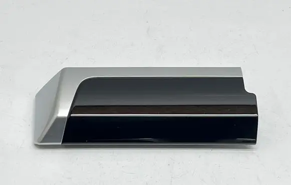 Dashboard glove box trim