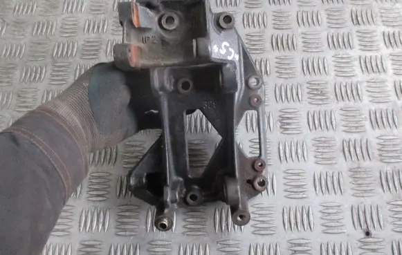 Citroen C5 Generator/alternator bracket 