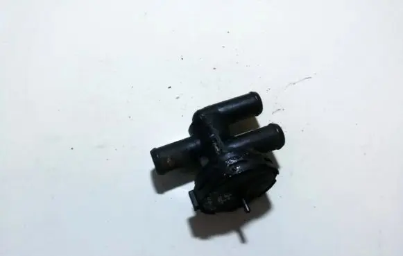 Opel Omega B2 Coolant heater control valve 90566947 90566948