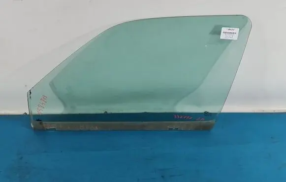 Volkswagen Golf III Front door window glass four-door IMPRK1584813