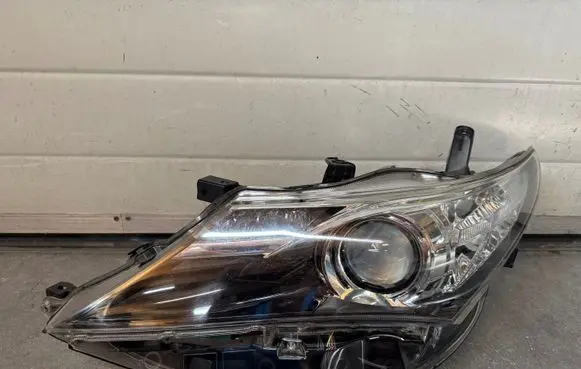 Toyota Auris E180 Headlight/headlamp 8115002E20 89906413