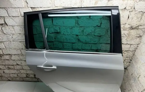 Opel Zafira C Rear door 