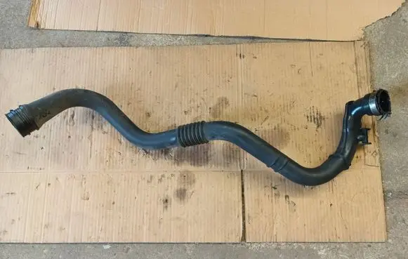 Intercooler hose/pipe