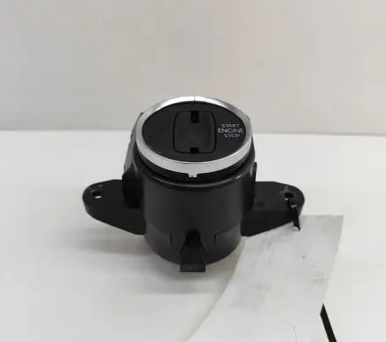 Volkswagen Touareg II Ignition lock 7P6905843D 33305101