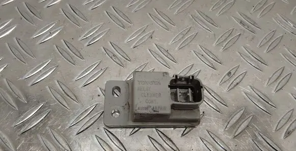 Toyota Avensis T250 Light washer relay 8594205030