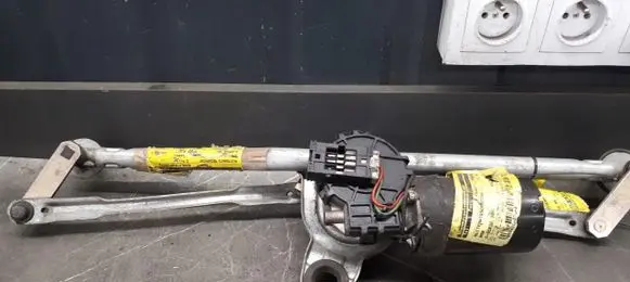 BMW 3 E46 Front wiper linkage 8391303