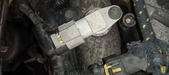 Opel Corsa D Camshaft position sensor 55201874