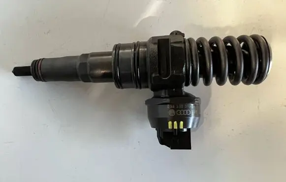 Volkswagen Golf Plus Fuel injector 0414720313 038130073BN 038130079TX