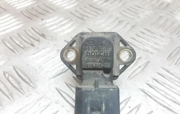 Volkswagen PASSAT B5 Air pressure sensor 0281002177 038906051