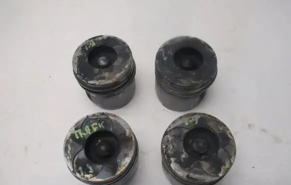 Opel Vivaro Piston 