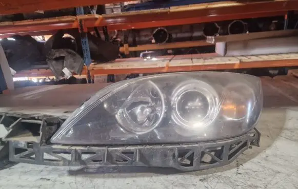 Mazda 3 I Headlight/headlamp