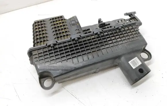 Renault Twingo II Air filter box 8200977792 8201045043