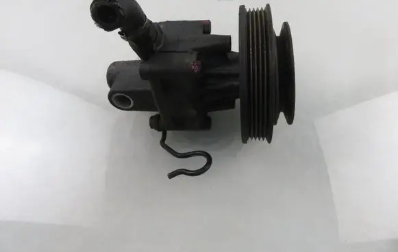 Audi A4 S4 B5 8D Power steering pump 7681955270