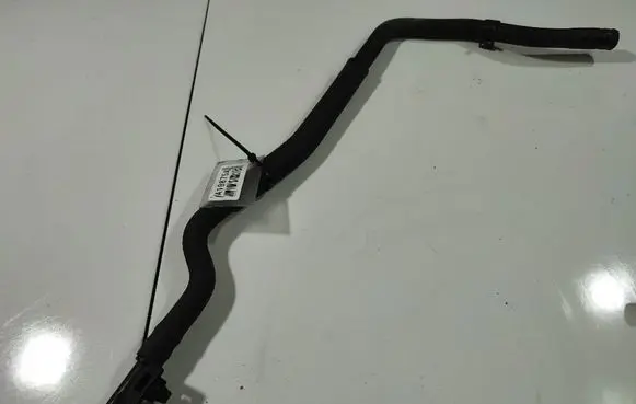 Toyota Auris 150 Engine coolant pipe/hose