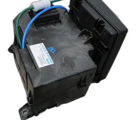 Mercedes-Benz E AMG W213 Central locking vacuum pump A0008002300