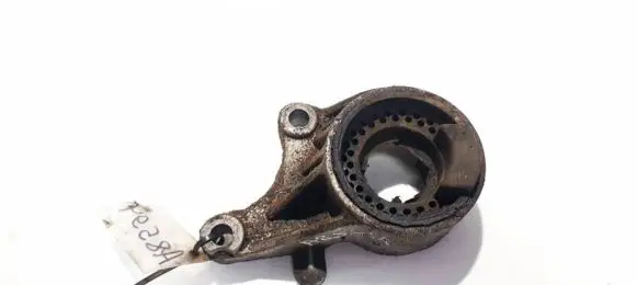 Opel Zafira A Engine mount bracket