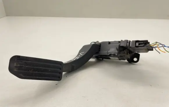 Volvo V60 Accelerator throttle pedal 31329059