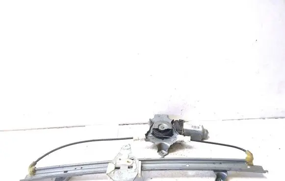 Nissan Navara Rear window lifting mechanism without motor 119043