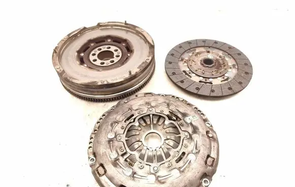 Toyota RAV 4 (XA40) Clutch set kit 134500X020