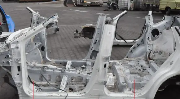 Nissan X-Trail T33 Side car body part 