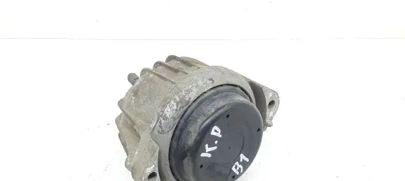 BMW 1 E81 E87 Engine mount bracket 139811