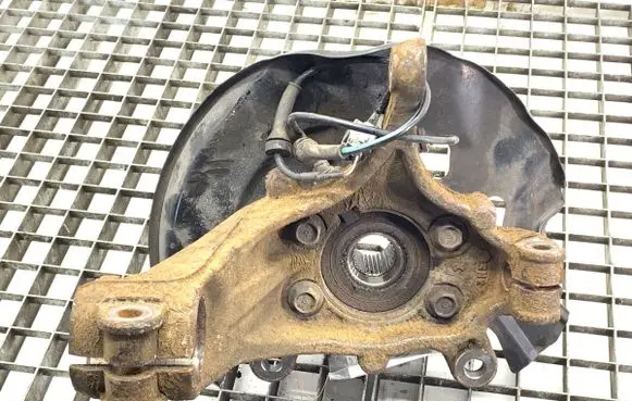 Nissan X-Trail T32 Front wheel hub spindle knuckle