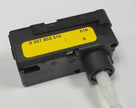 Ford B-MAX Headlight level adjustment motor 0307853315