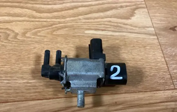 Ford Focus Turbo solenoid valve 4M5G9A500