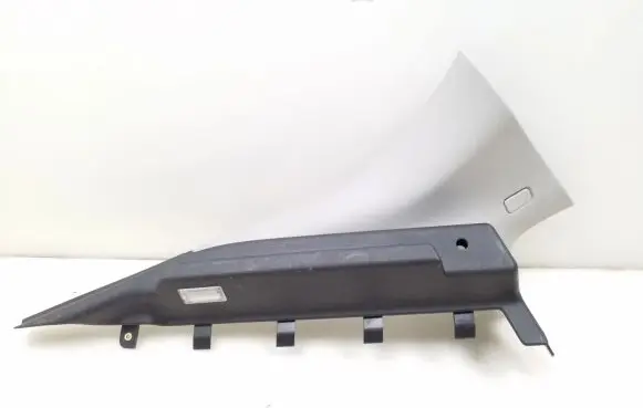 (D)pillar trim (top)