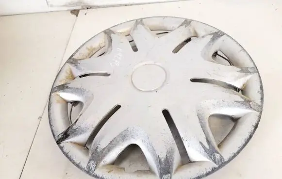 Volkswagen Fox R14 wheel hub/cap/trim 