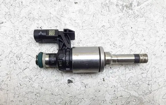 Volkswagen Golf VII Fuel injector 04E906036Q