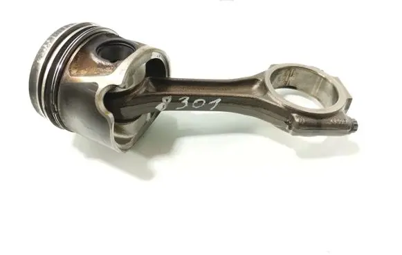 Volkswagen PASSAT B6 Piston with connecting rod 