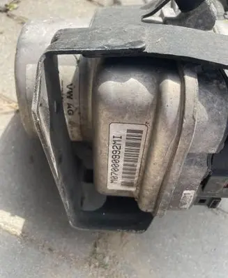 Volkswagen Polo V 6R Power steering pump 6r04231568