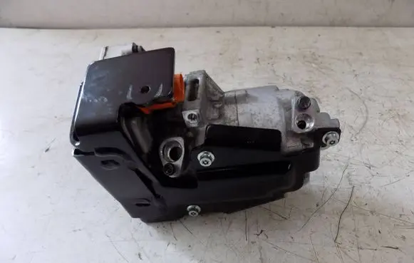 Nissan X-Trail T33 Air conditioning (A/C) compressor (pump) 92600-6UM0A