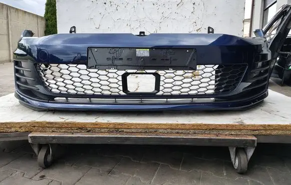Volkswagen Golf VII Front bumper