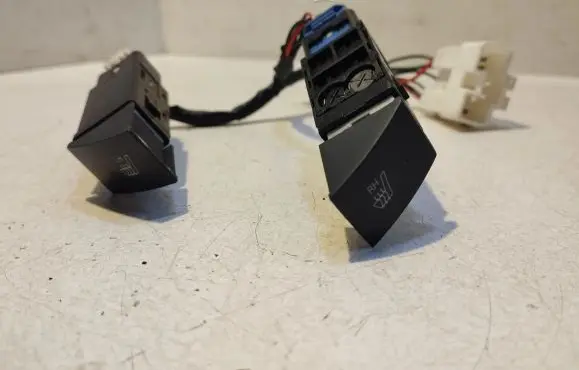Hyundai Getz Seat heating switch 93339 1C200