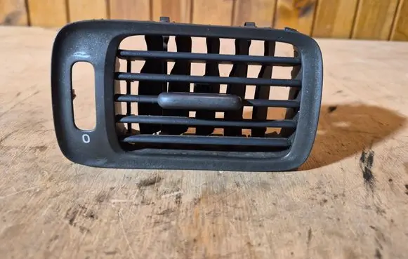 Volvo S70 V70 V70 XC Dashboard side air vent grill/cover trim 9481655