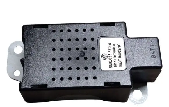 Volkswagen Golf VI Aerial antenna amplifier 5M0035570B
