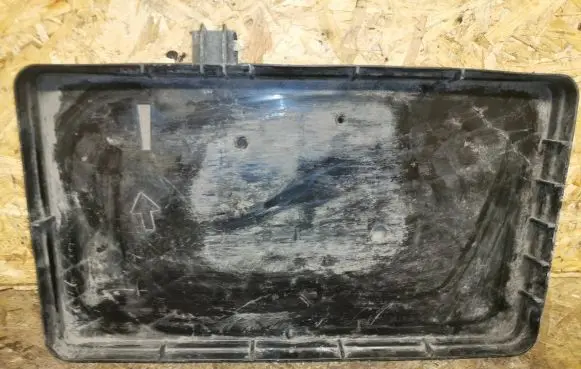 Battery tray