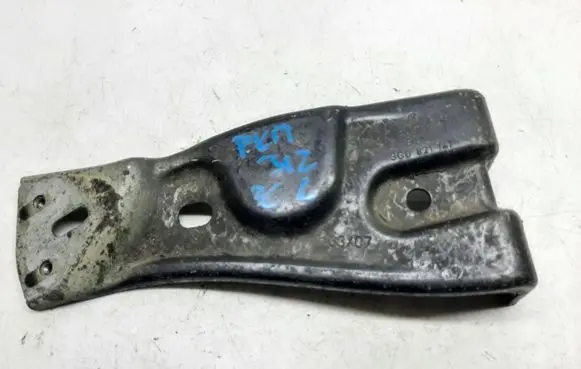 Volkswagen PASSAT B6 Fender mounting bracket 3C0821141