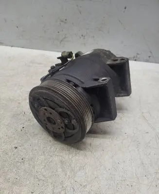 Volvo V70 Air conditioning (A/C) compressor (pump)