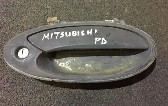Mitsubishi Colt Front door exterior handle mb819552