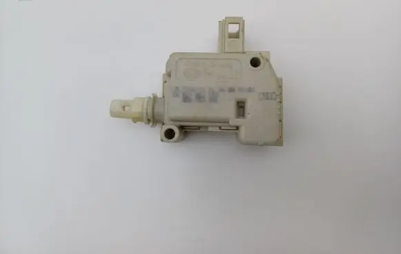 Audi A6 S6 C5 4B Central locking motor 3B0959781