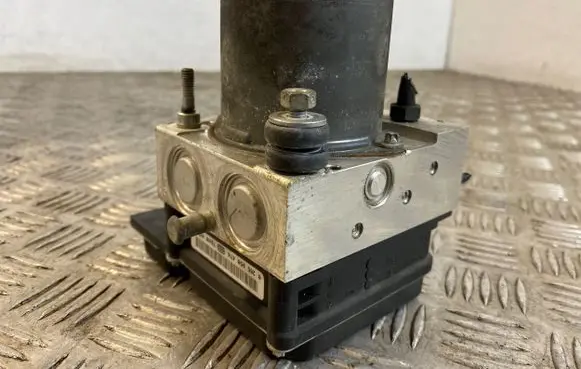 Audi A4 S4 B7 8E 8H ABS Pump 8E0614517BF 8E0910517H